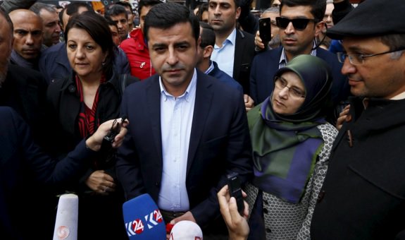 "Turkey craves for peace and calm," says pro-Kurdish HDP's co-leader Selahattin Demirtaş after voting in Istanbul. (By @Um_Uras) 